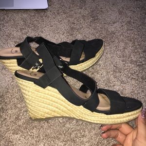 black gap wedged sandals